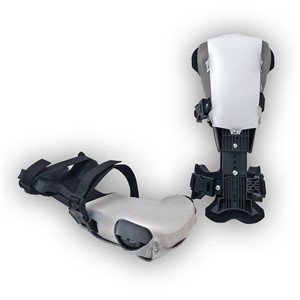ProKnee&#39;s shin to knee contact area was molded from a human model in a kneeling position. This natural shape allows kneeling for long periods of time without any pressure points being felt through the pads. ProKnee’s patented shin support system is key to taking pain and stress off knee joints by spreading weight across the length of the kneepads. ProKnee’s knee pocket shape and flat bottom design helps stabilize knee joint, which can reduce joint wear-out and knee burn pain.